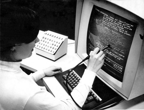 Hypertext Editing System (HES) IBM 2250 display console, with lightpen – Chris Braun, Brown University, 1969